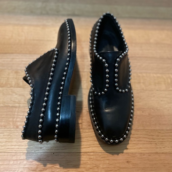Vera Wang Black Loafer Shoes - Picture 2 of 3